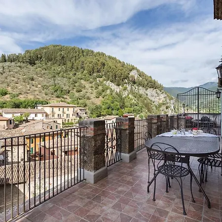 La Loggia Sul Nera Apartment *